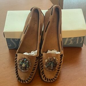 New in box St John's Bay Women’s Moccasin beaded
Shoes SlipOn Loafer 8.5M suede